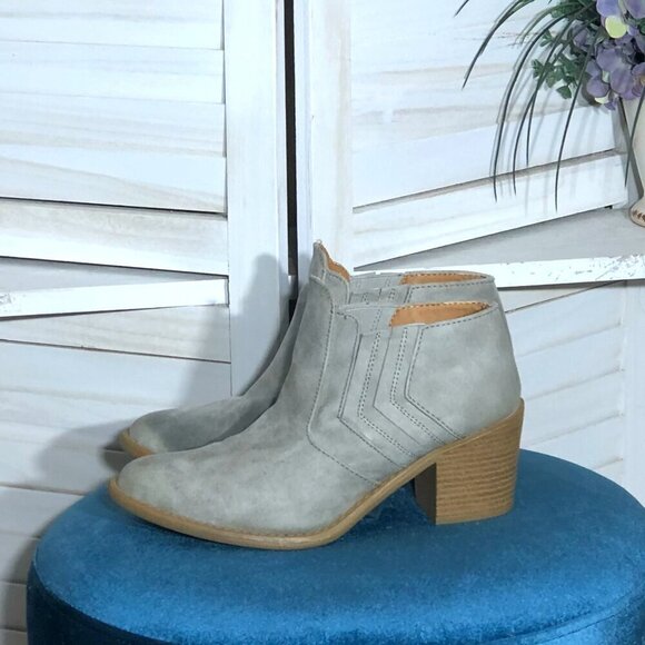 Qupid Ankle Cowboy Boots Leather Taupe Gray Block Heel Size 8 - Picture 1 of 5
